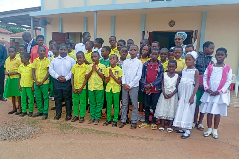 Kaggwa Woyera Parish ana a teresa